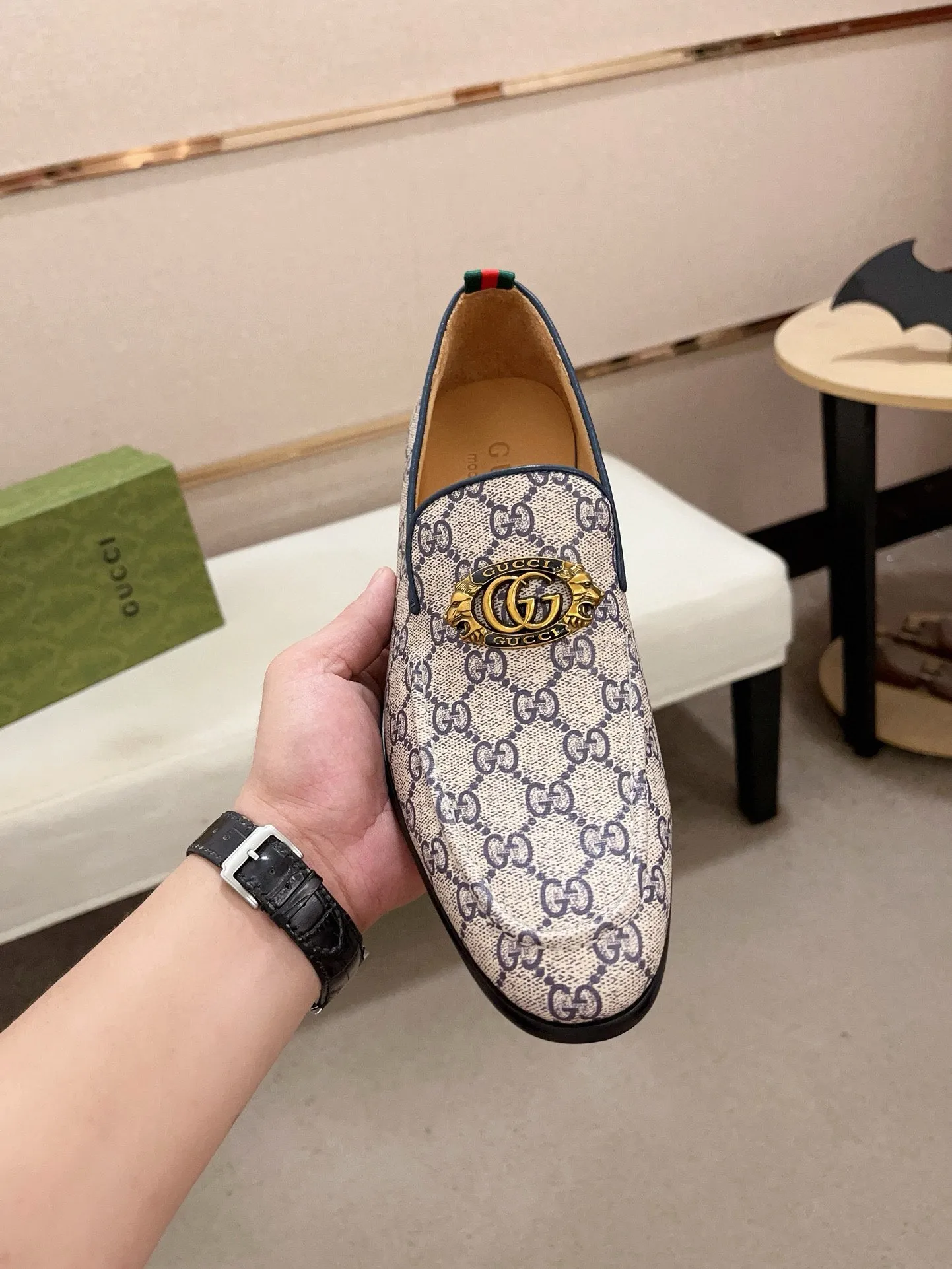Men's shoes 💰: 520💰 (GUCCI) New product series ss hot new products 💢 💠 Casual suit shoes 👞, top imported materials Upper hardware buckles and shoe side logos, insoles and soles with brand logos 💠 💎 Upper: imported PVC material 100% 💎 Lining: cowhide/100% 💎Feet: cowhide/100% 💎Sole: rubber/100% 💎SIZE: 38 39 40 41 42 43 44 Can be customized 45